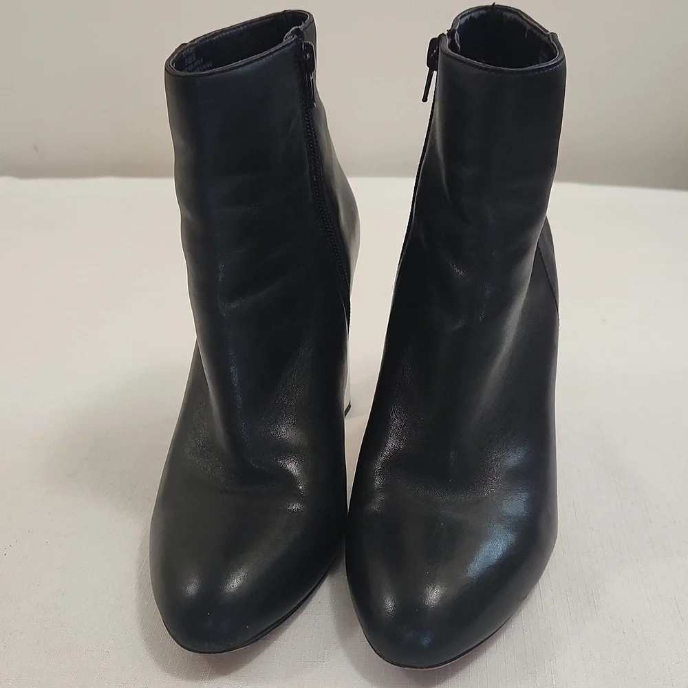 Enzo Angiolini Hadie Black Booties With Frosted Lucite Heels. Size 9